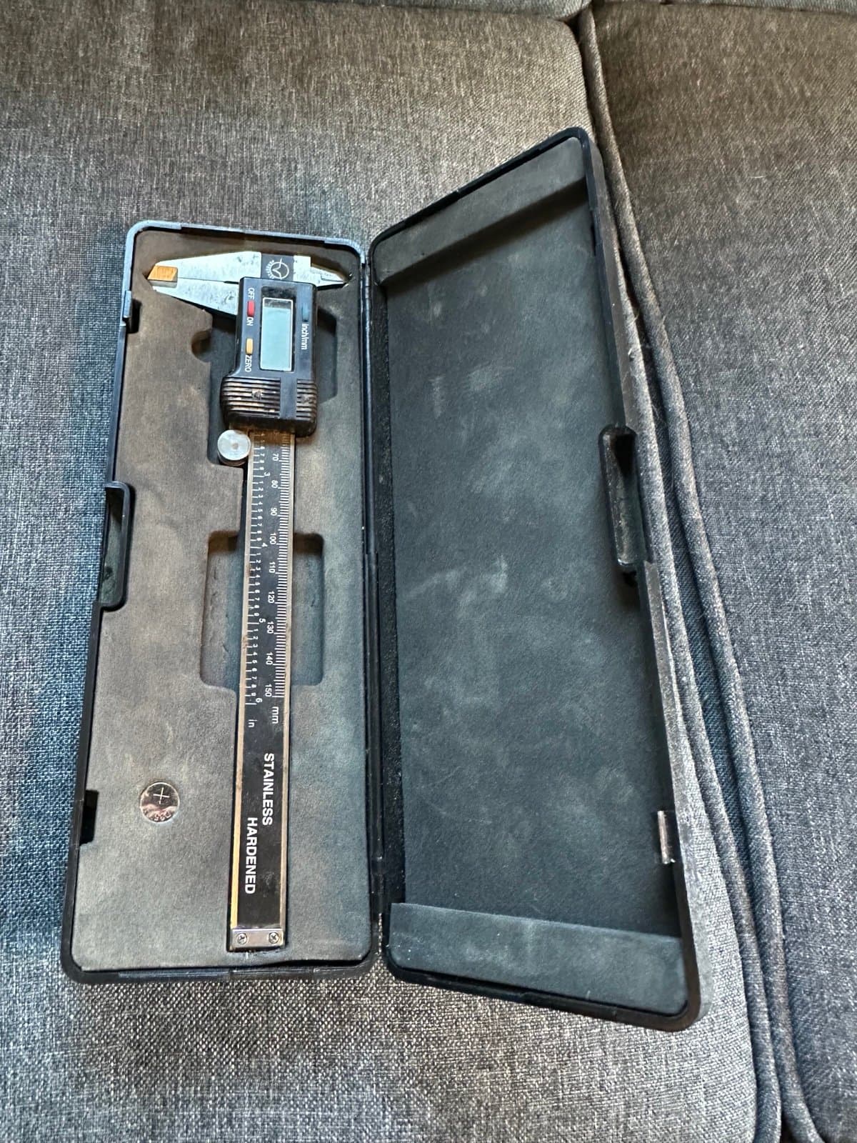 Meda Digital Electronic Caliper w Calibration Cert, 0"-8” (0 to 200mm) Range