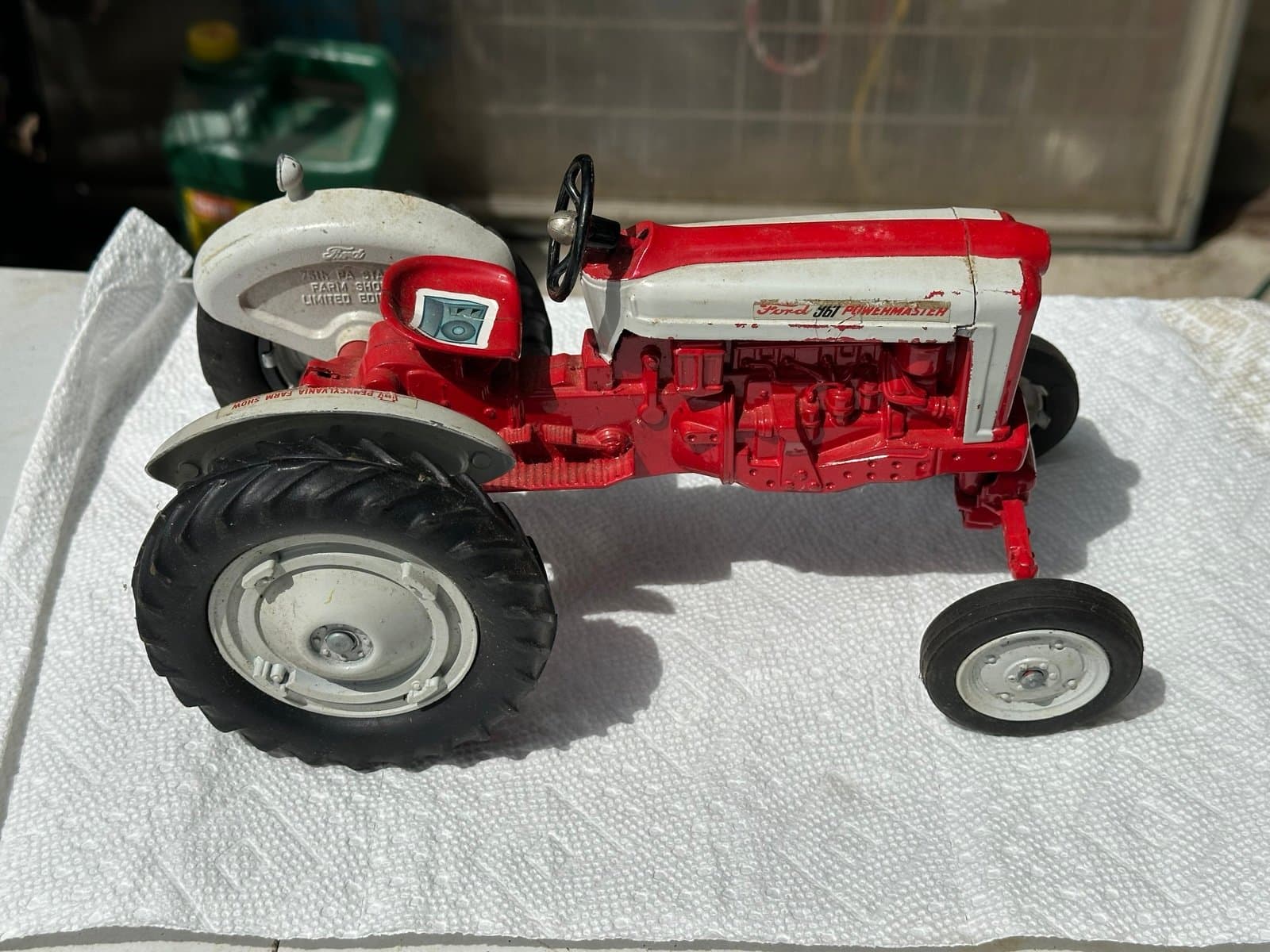 1/12 Toy Hubley Ford 961 Powermaster Tractor Wide Front - Thumbnail 2