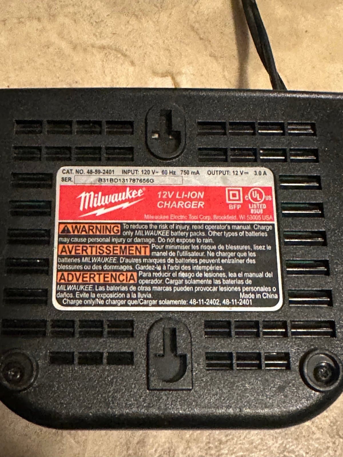 5 Milwaukee M12 battery chargers, (3 Brand new!) - Thumbnail 4