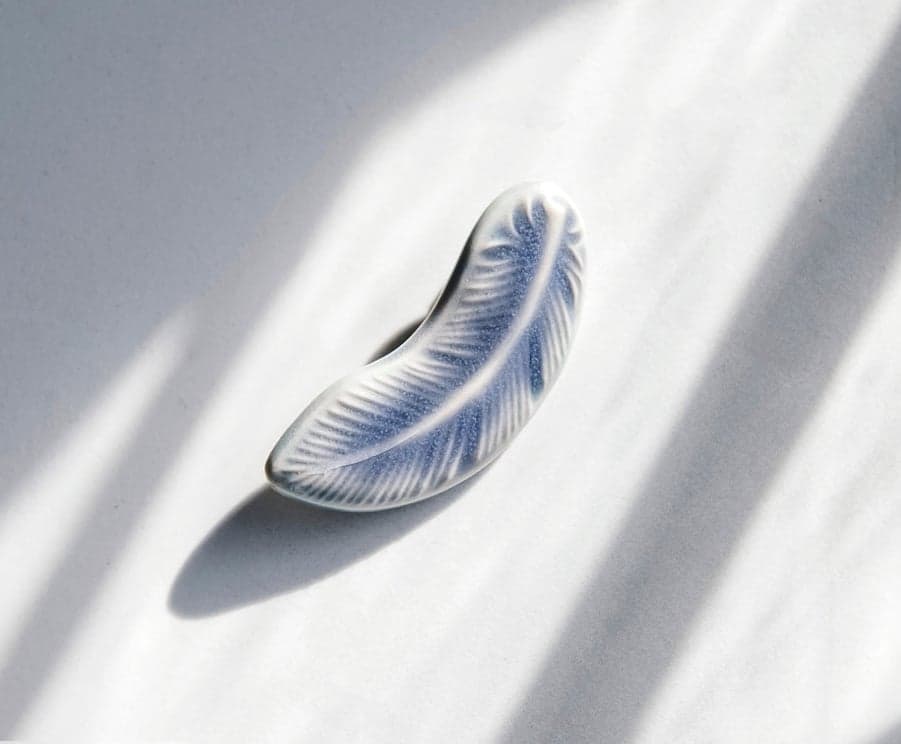Pewabic Feather Pin BRAND NEW W BOX!! - Thumbnail 2