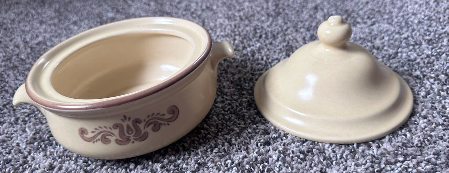Pfaltzgraff Village Individual Casserole #305 12oz with Lid! - Thumbnail 2