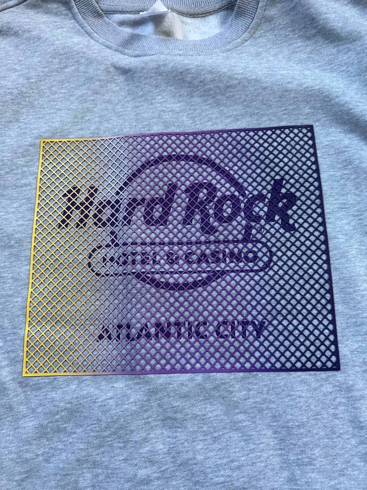 Hard Rock Cafe Atlantic City Women’s XL Gray Sweatshirt! EUC! - Thumbnail 2