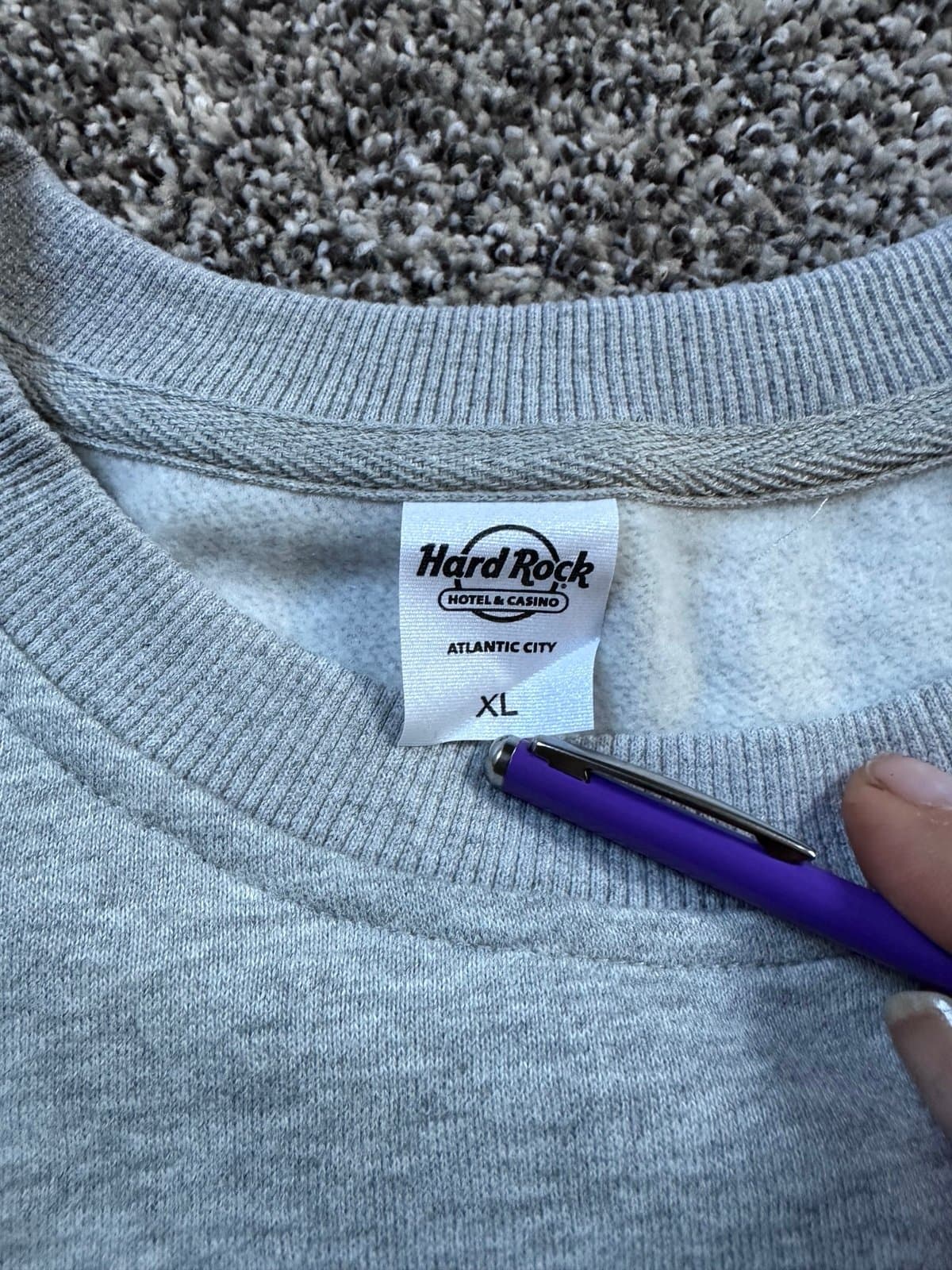 Hard Rock Cafe Atlantic City Women’s XL Gray Sweatshirt! EUC! - Thumbnail 3