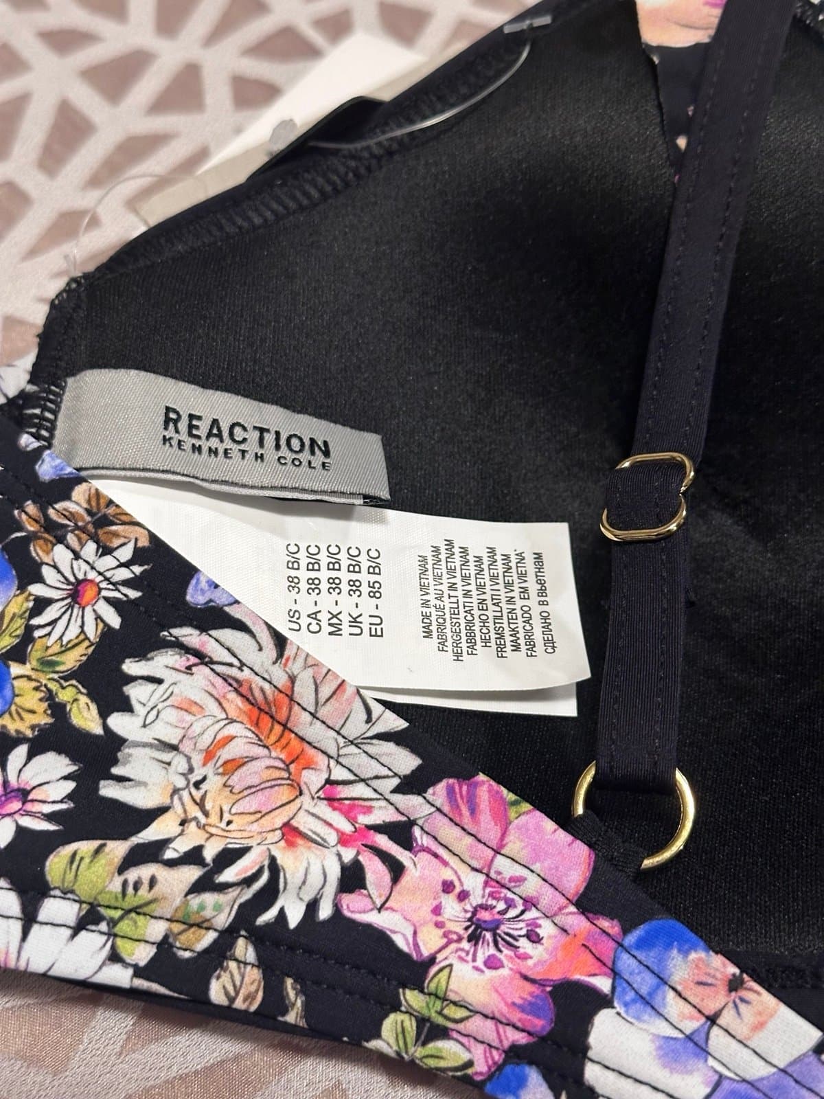 NWT Kenneth Cole Reaction Bikini Top 38 B/C $70.00 - Thumbnail 5