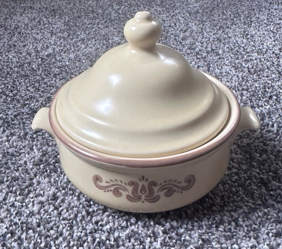 Pfaltzgraff Village Individual Casserole #305 12oz with Lid!
