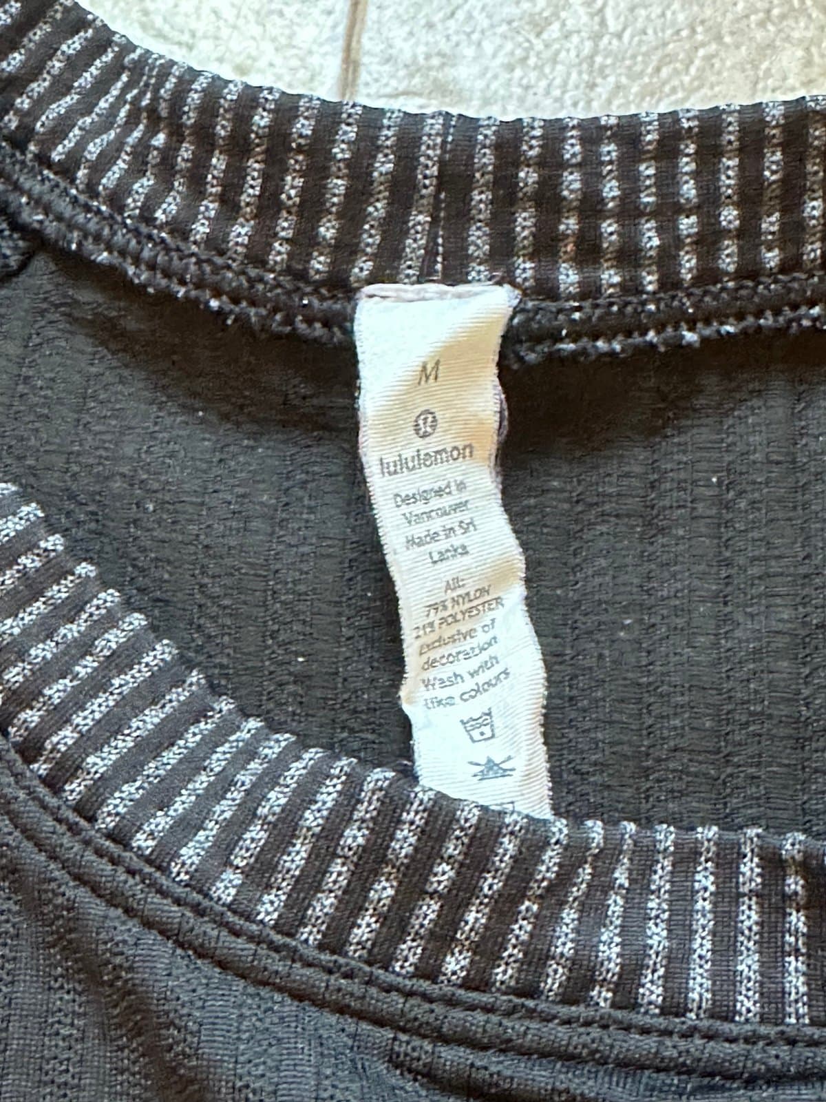 Lululemon Sweater Adult Medium Gray Black Textured Knit Crewneck Pullover Girl - Thumbnail 2