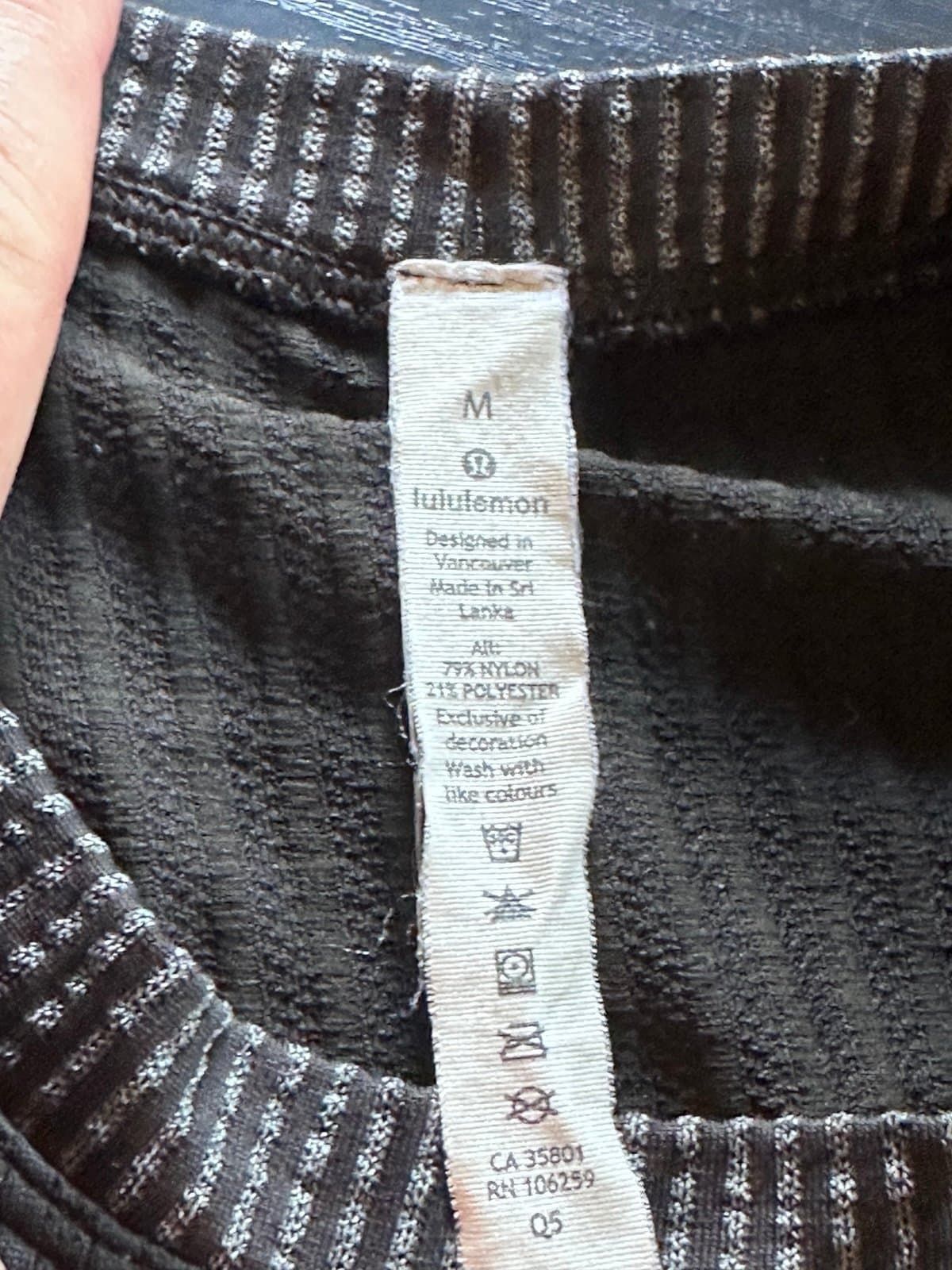 Lululemon Sweater Adult Medium Gray Black Textured Knit Crewneck Pullover Girl - Thumbnail 4