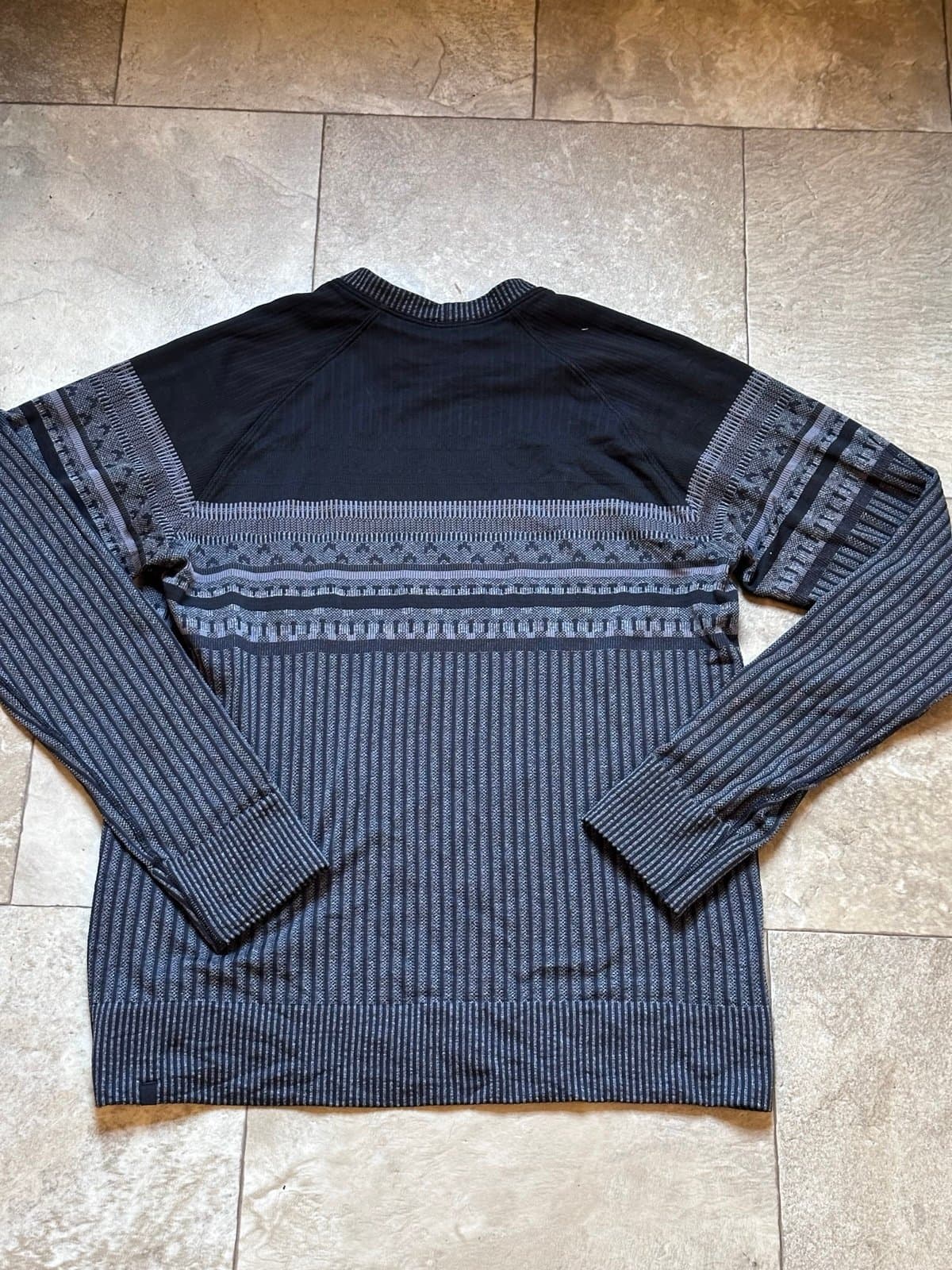 Lululemon Sweater Adult Medium Gray Black Textured Knit Crewneck Pullover Girl - Thumbnail 3