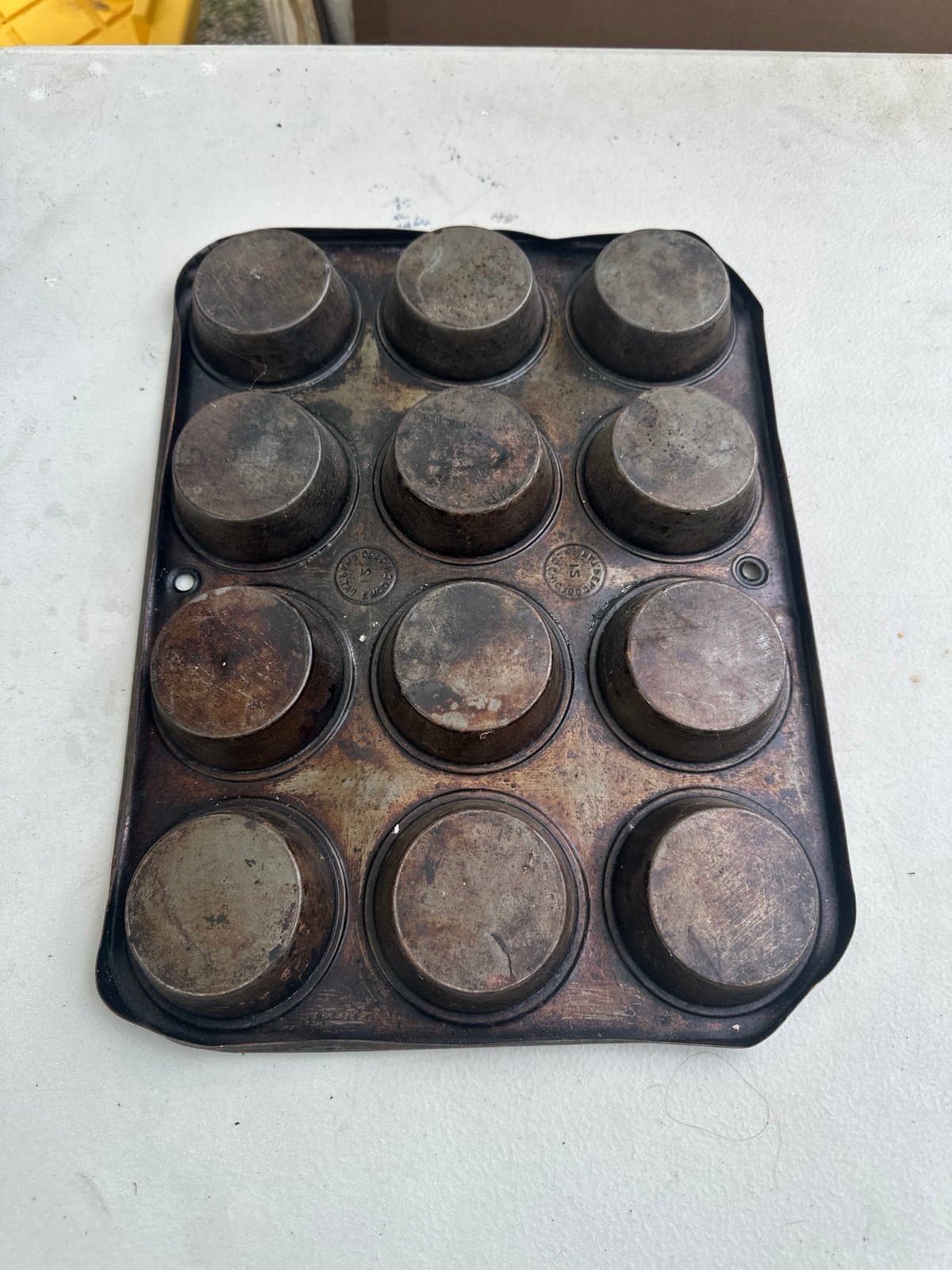4 Vintage Antique Ekco Ovenex Muffin Tins- T-120 & X1120 - Thumbnail 5