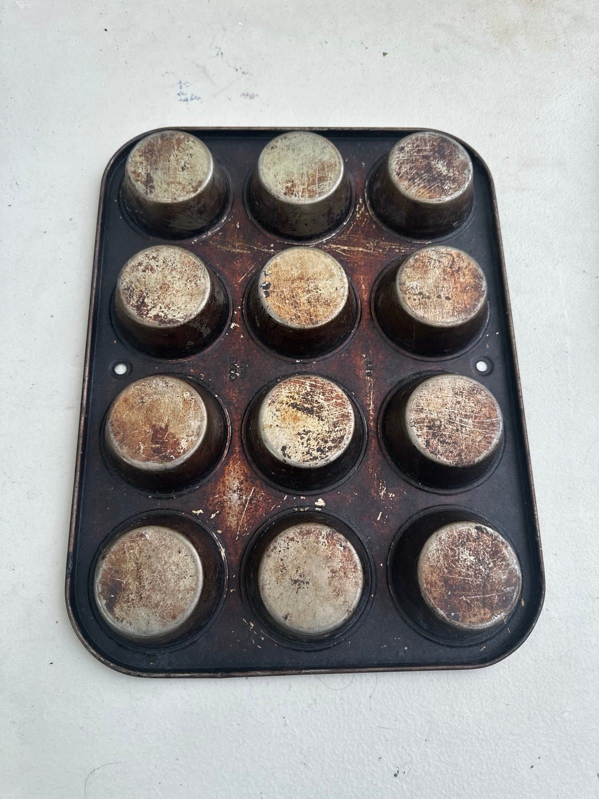 4 Vintage Antique Ekco Ovenex Muffin Tins- T-120 & X1120 - Thumbnail 7