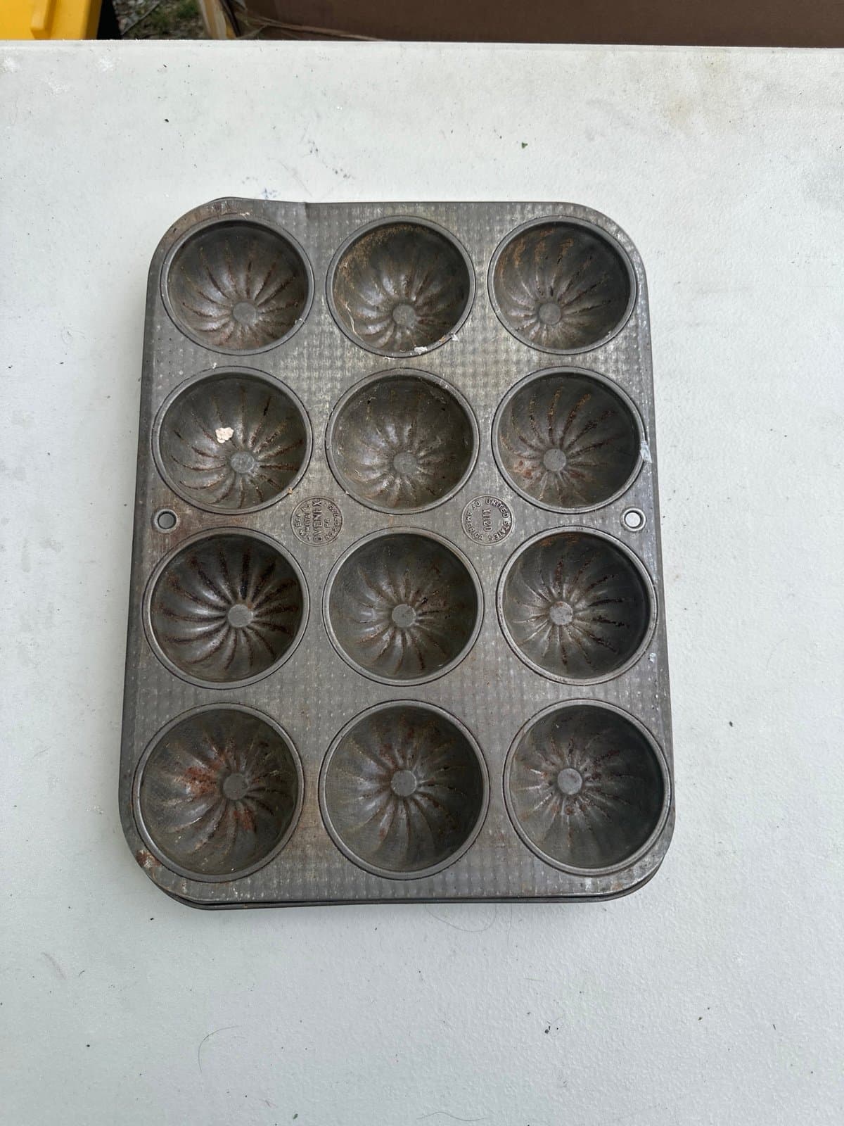 4 Vintage Antique Ekco Ovenex Muffin Tins- T-120 & X1120 - Thumbnail 8