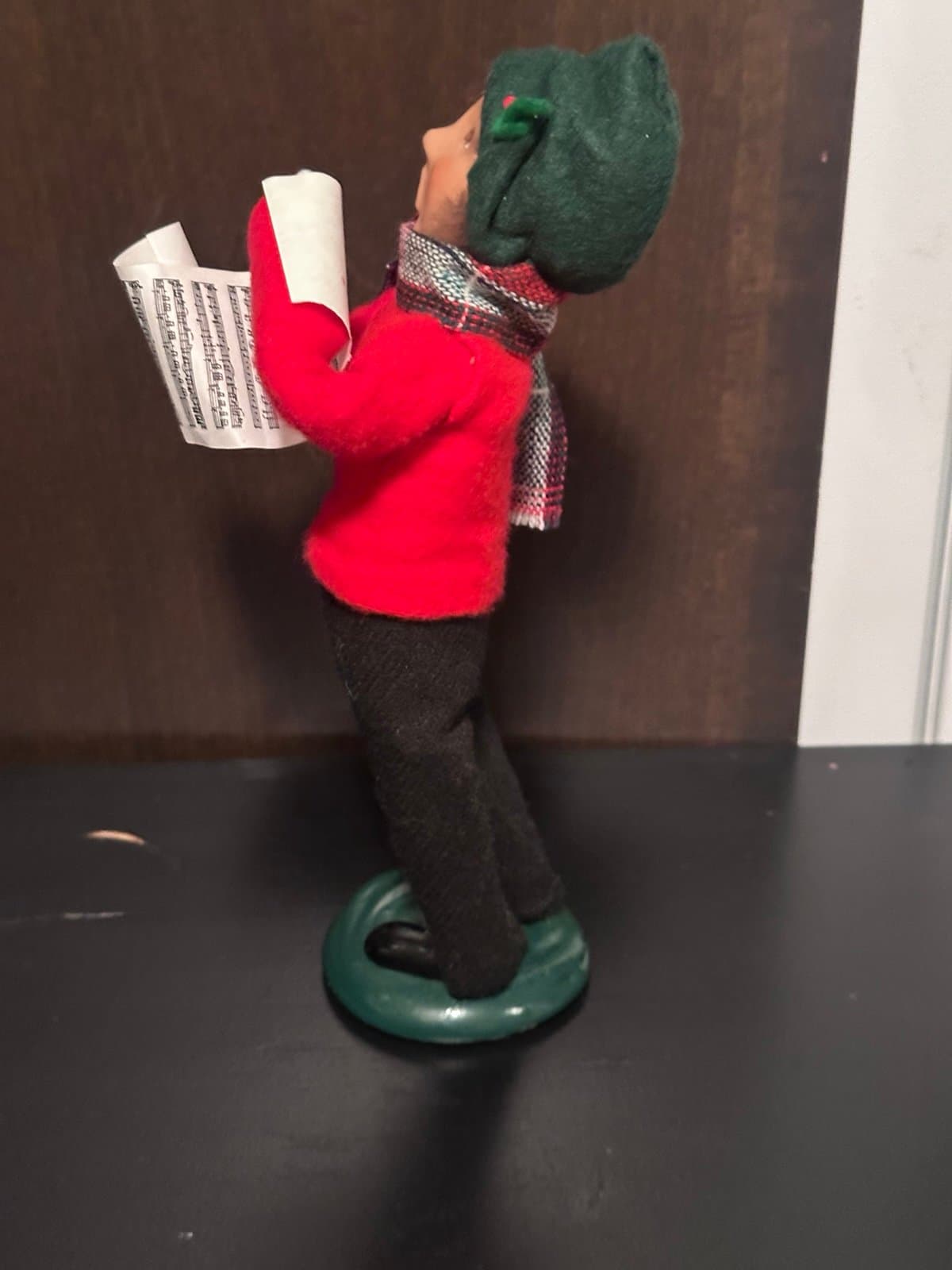 Byers Choice Caroler 2000 Traditional Child With Music Sheet GUC - Thumbnail 4