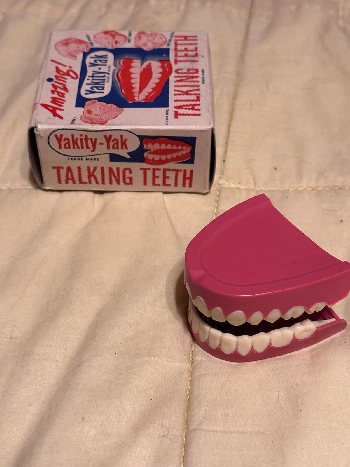 Vintage Yakity-Yak Talking Teeth w/Key & Box 1949 novelty - Thumbnail 3