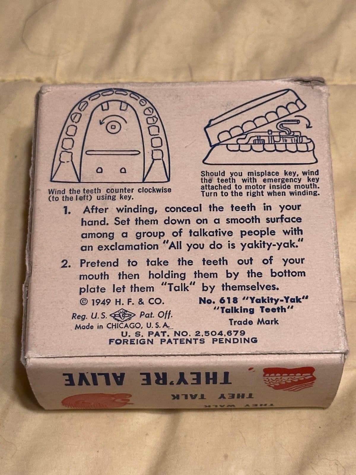 Vintage Yakity-Yak Talking Teeth w/Key & Box 1949 novelty - Thumbnail 2