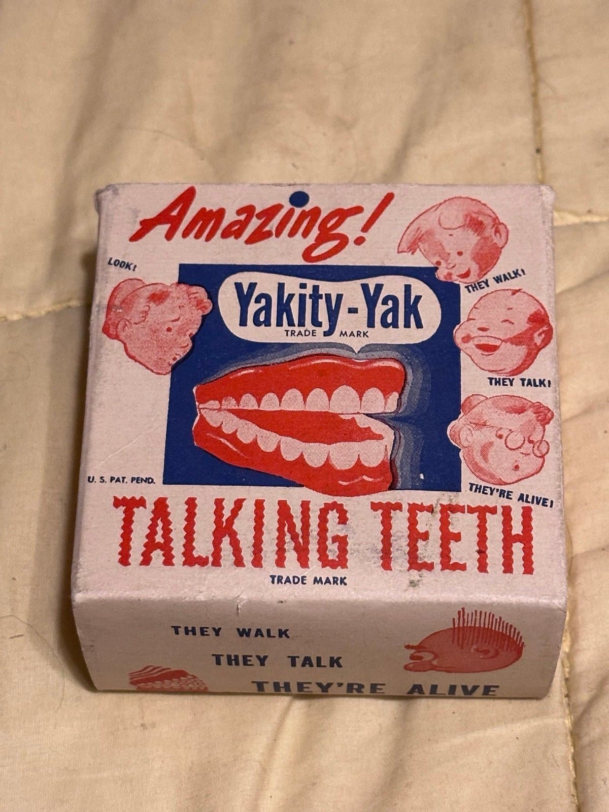 Vintage Yakity-Yak Talking Teeth w/Key & Box 1949 novelty