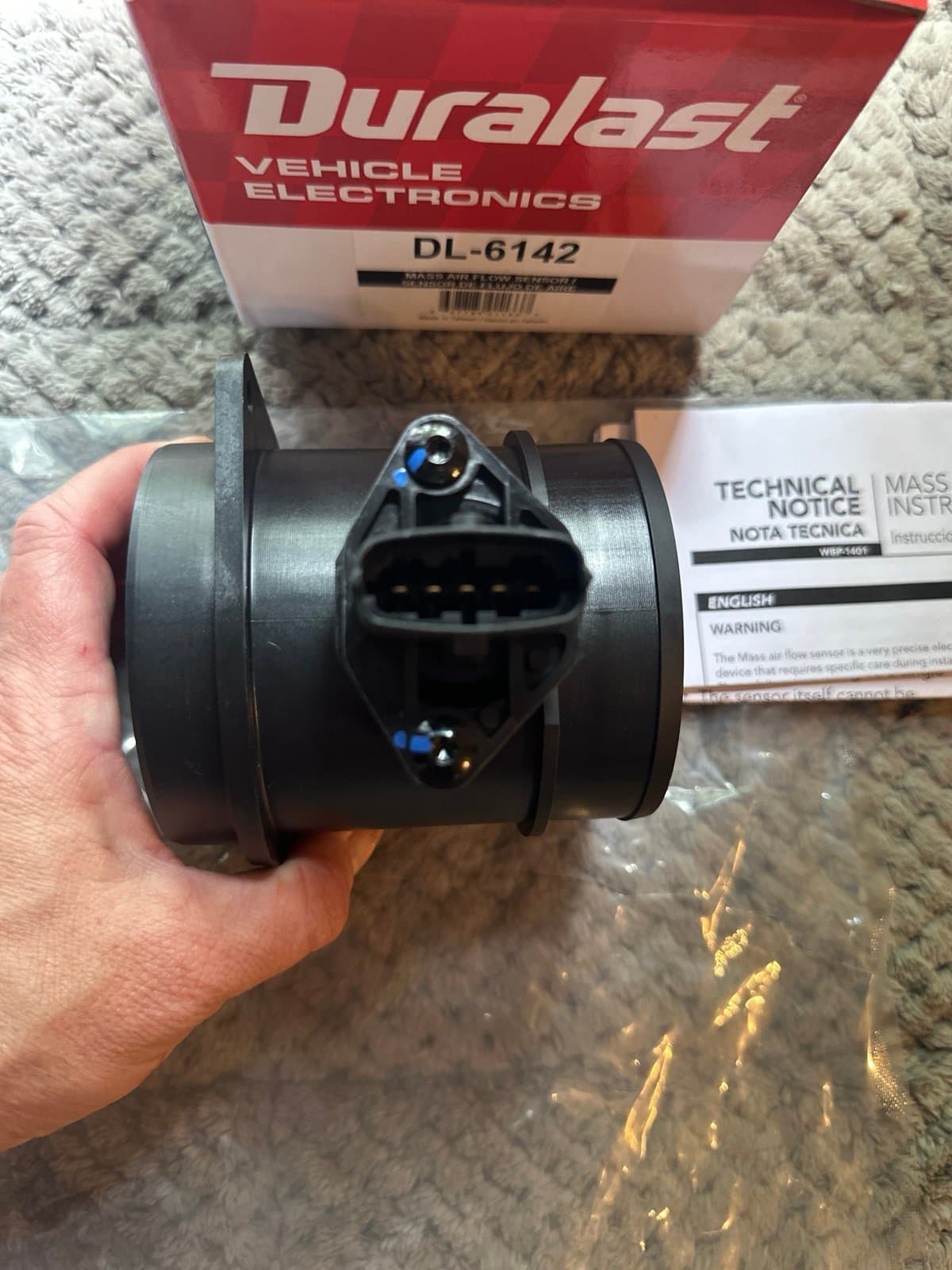 NEW Duralast Mass Air Flow Sensor DL-6142 - Thumbnail 4