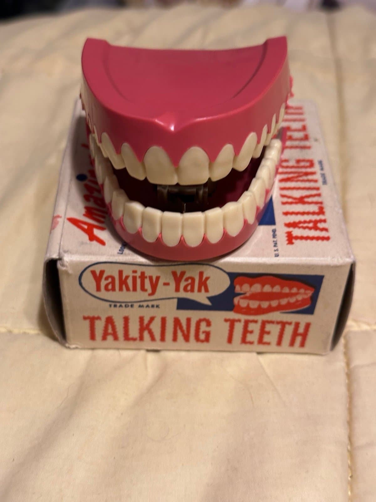 Vintage Yakity-Yak Talking Teeth w/Key & Box 1949 novelty - Thumbnail 5