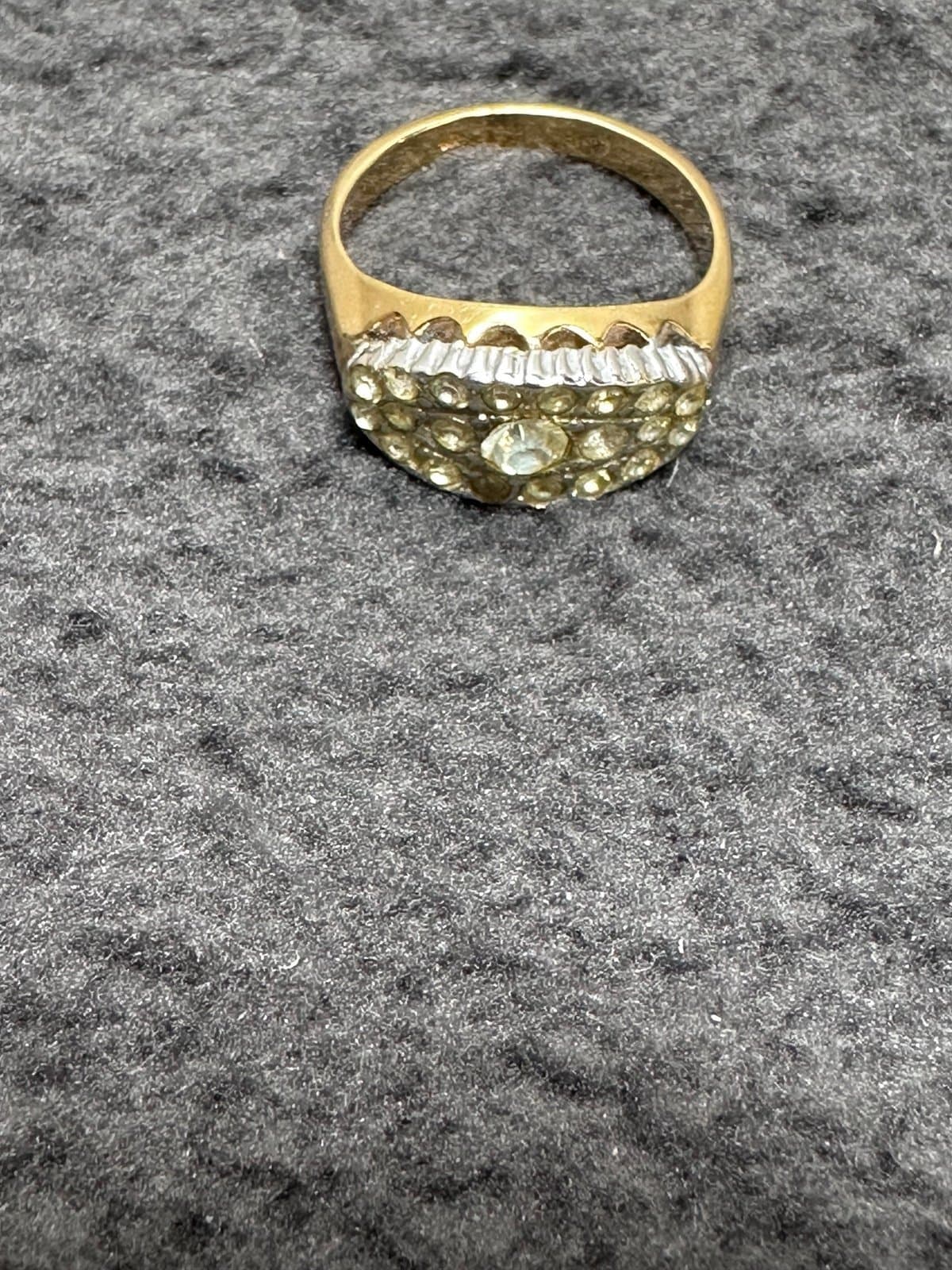 Beautiful 18k GP Women’s Size 8 Ring / Diamond Accents - Thumbnail 5
