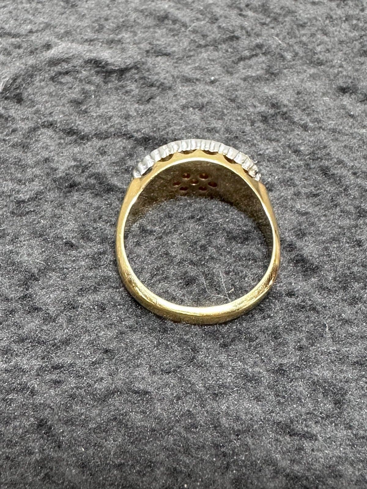 Beautiful 18k GP Women’s Size 8 Ring / Diamond Accents - Thumbnail 3