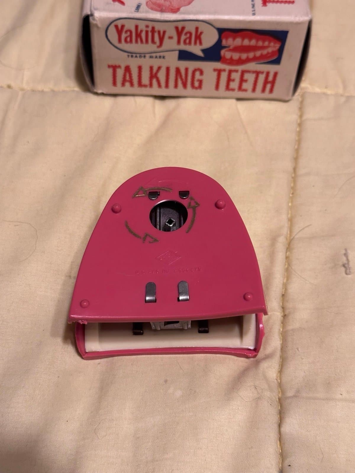 Vintage Yakity-Yak Talking Teeth w/Key & Box 1949 novelty - Thumbnail 4