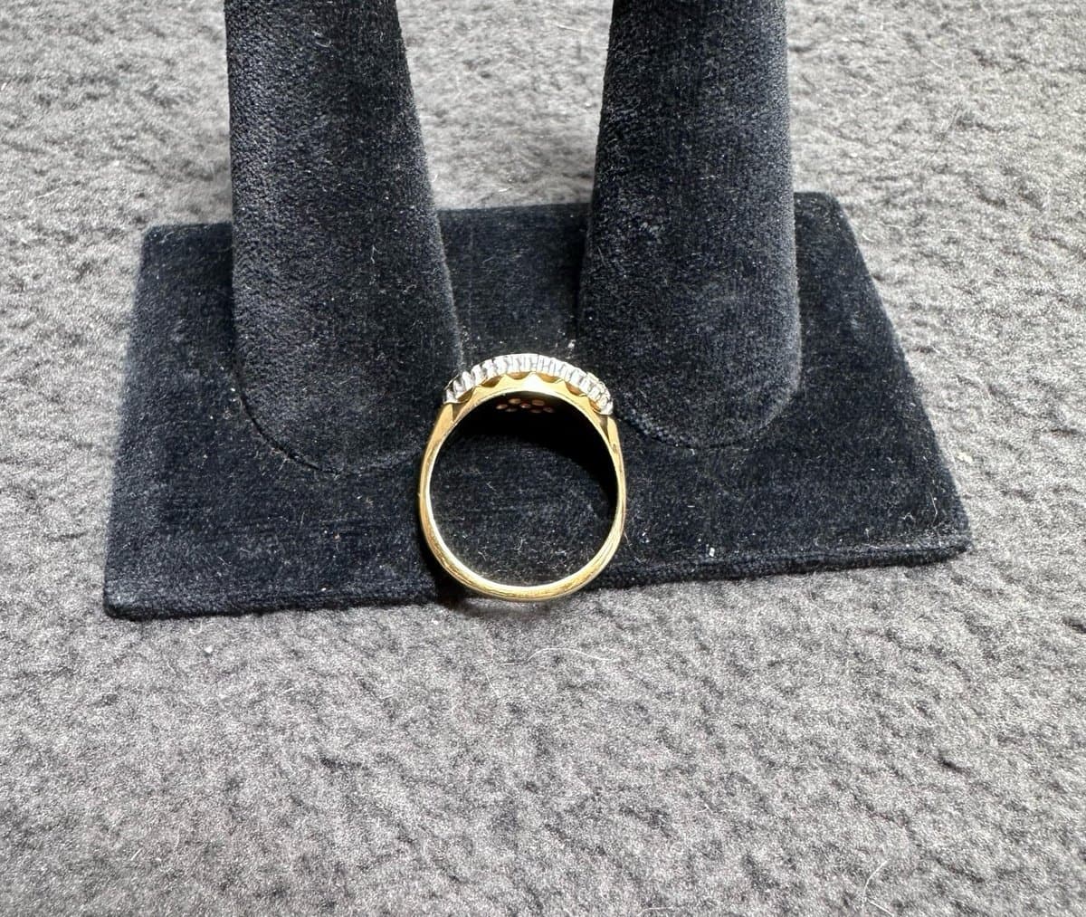 Beautiful 18k GP Women’s Size 8 Ring / Diamond Accents - Thumbnail 8