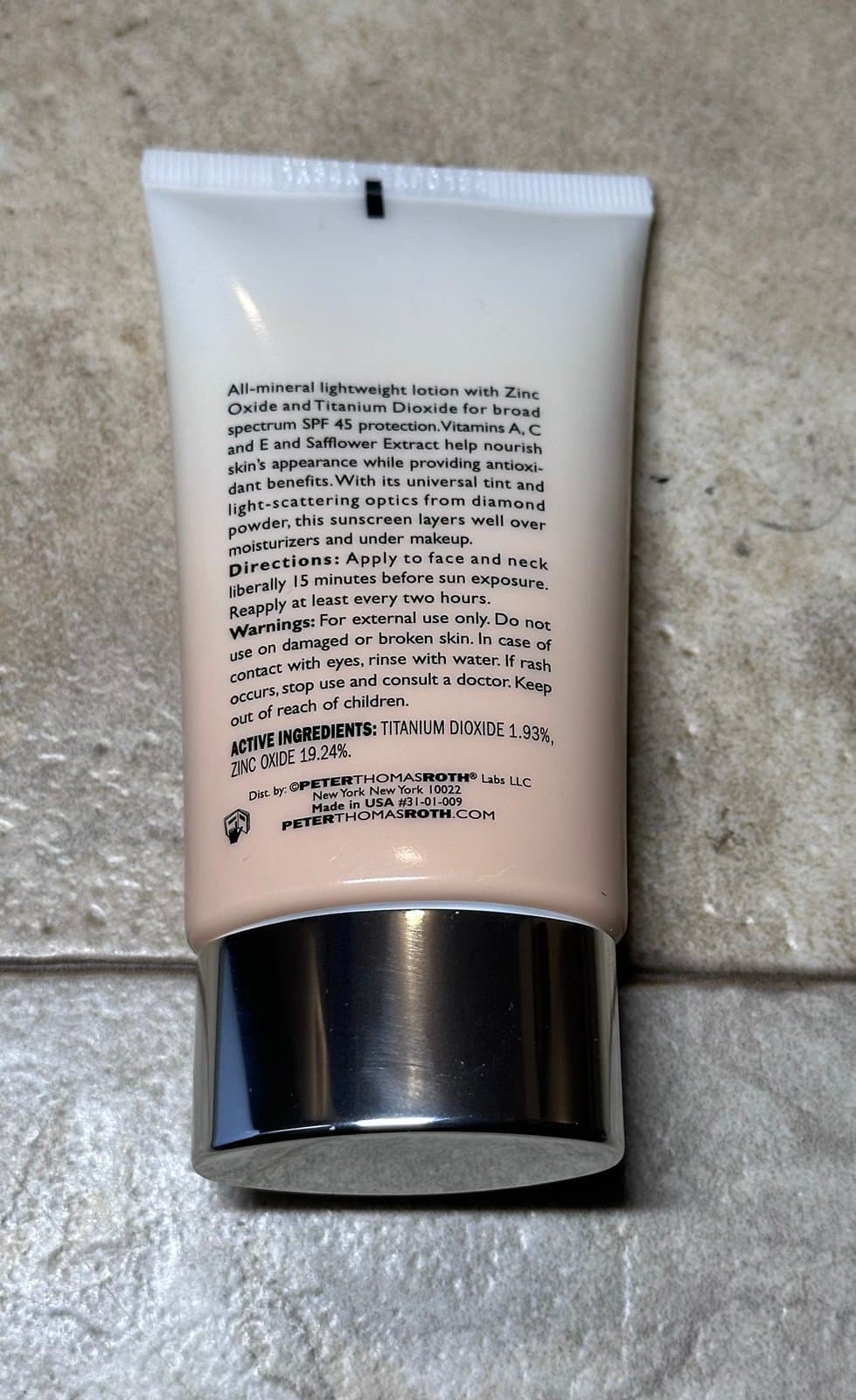Peter Thomas Roth Max Mineral NAKED BROAD SPECTRUM SPF 45 1.7 oz Exp 01/ 2024 - Thumbnail 2