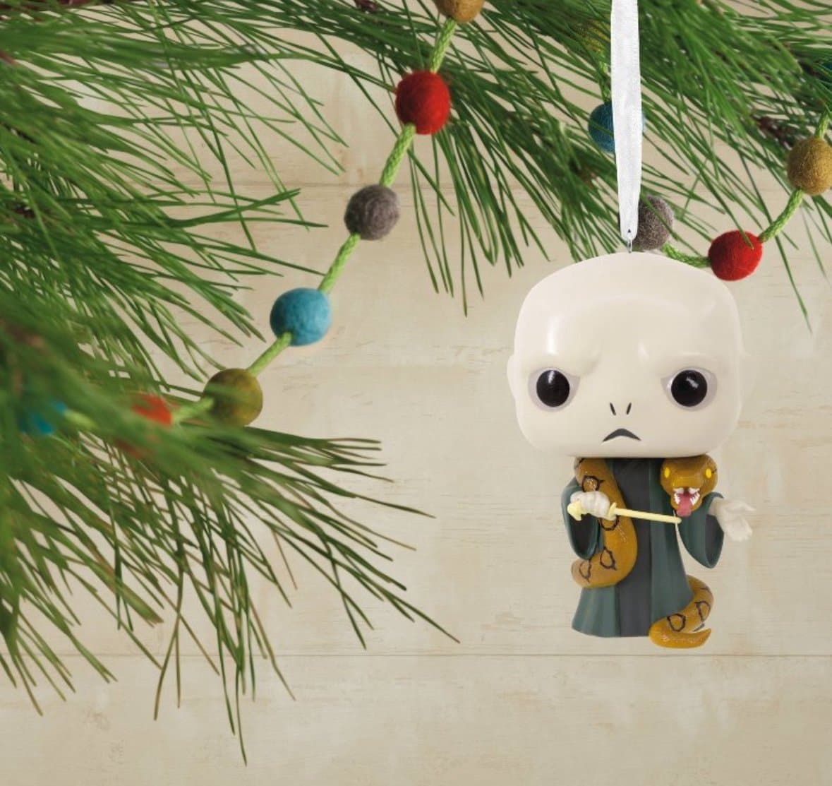 HALLMARK 2021 LORD VOLDEMORT WALMART EXCLUSIVE CHRISTMAS ORNAMENT - Thumbnail 2