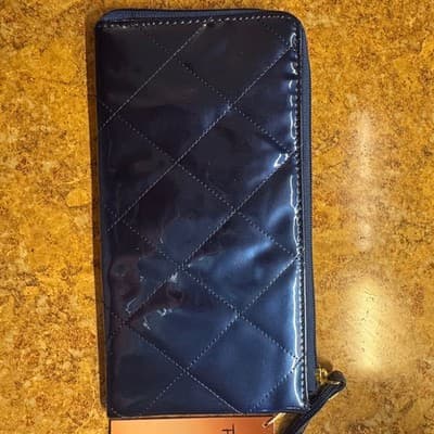 Joy & Iman Quilted Patent Wristlet Wallet Navy Blue Gold Hardware Fashionable - Thumbnail 3