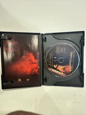 Pirates of the Caribbean: The Curse of the Black Pearl (DVD, 2003) - Thumbnail 3
