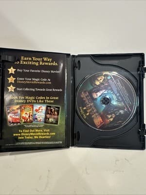 Pirates of the Caribbean: Dead Man's Chest (DVD, 2006) - Thumbnail 5