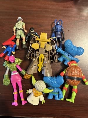 Mixed Lot Action Figures TMNT Star Wars Transformers DC Power Rangers - Thumbnail 2