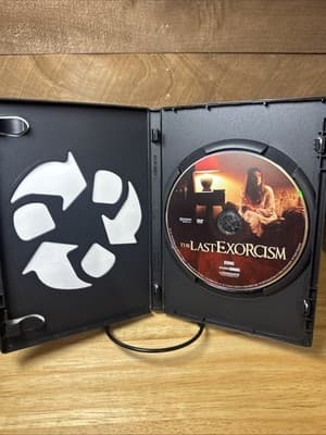 The Last Exorcism (2010) DVD Lionsgate Patrick Fabian - Thumbnail 3