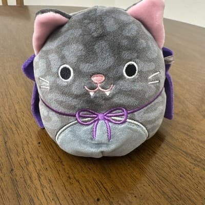 Squishmallows 5" Vampire Gray Cat Kellytoy Plush w/ Purple Cape 2023