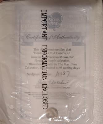 Precious Moments Heads Up On A Cure Parade of Purple Ltd 95 Days Figurine - Thumbnail 3
