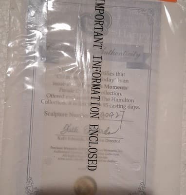 Precious Moments Compassion for Today Parade of Purple Ltd 95 Days Figurine - Thumbnail 2