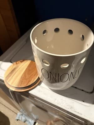 Rae Dunn Artisan Collection ONIONS Ceramic Canister w/ Wood Lid NEW LL - Thumbnail 2