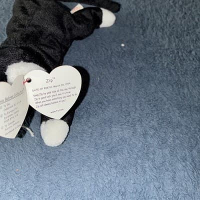 TY BEANIE BABY "ZIP THE BLACK CAT" WITH WHITE PAWS, 3-28-94 WITH ERRORS 1993 - Thumbnail 3