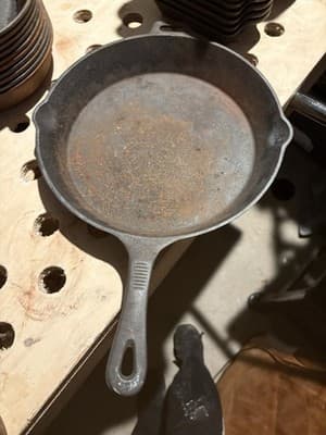 Old Mountain Vintage Cast Iron Skillet, BEATS LODGE 9 1/2 " Lot # OM8 - Thumbnail 2