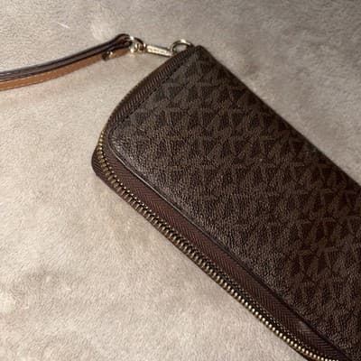 Michael Kors Leather Zippy Wallet Brown Monogram With Gold Hardware - Thumbnail 3