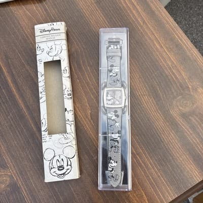 Vintage Black And White Mickey Watch New Needs Battery - Thumbnail 4
