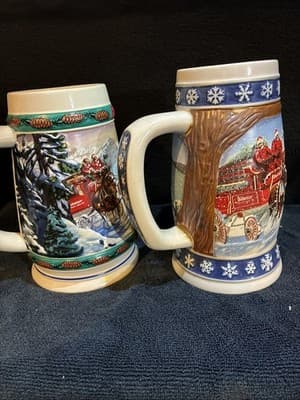 Budweiser Collection 1995 And 1993 Christmas Mug collection - Thumbnail 4