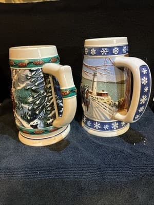 Budweiser Collection 1995 And 1993 Christmas Mug collection - Thumbnail 3