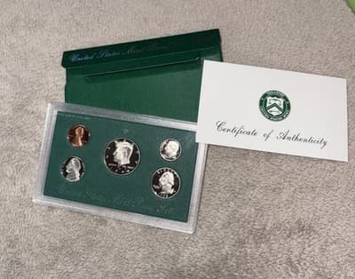 02 01 00 99 98 97 96 95 United States mint proof sets, Includes Silver Mint - Thumbnail 9