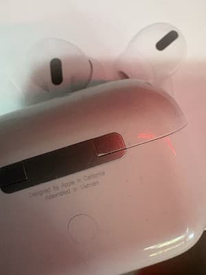 Original Apple AirPods Pro A2190 A2083 A2084 in good working condition - Thumbnail 3