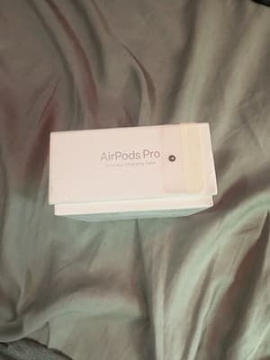 Original Apple AirPods Pro A2190 A2083 A2084 in good working condition - Thumbnail 8