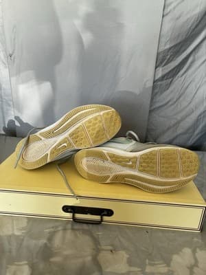 Nike star runner girls silver and purple tennishoes size 6 - Thumbnail 4