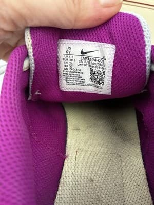 Nike star runner girls silver and purple tennishoes size 6 - Thumbnail 5