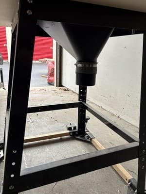 Custom wood working bench with tube for vacuum - Thumbnail 3