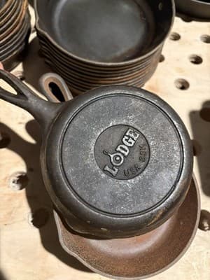 Lodge Cast Iron Skillet And Pans - Thumbnail 9