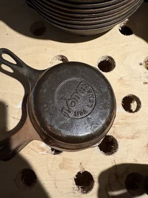 Lodge Cast Iron Skillet And Pans - Thumbnail 14